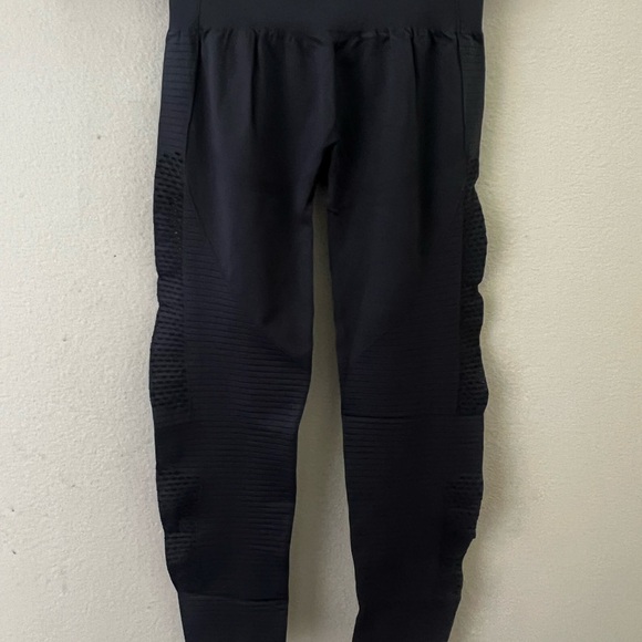 Hera Hero woman dark gray workout leggings New - Picture 2 of 4